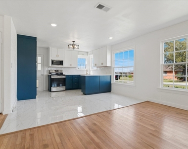 602 W Pecan Street - Photo Thumbnail 9