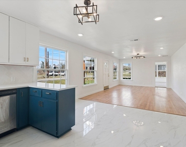 602 W Pecan Street - Photo Thumbnail 14