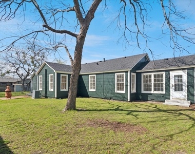 602 W Pecan Street - Photo Thumbnail 29