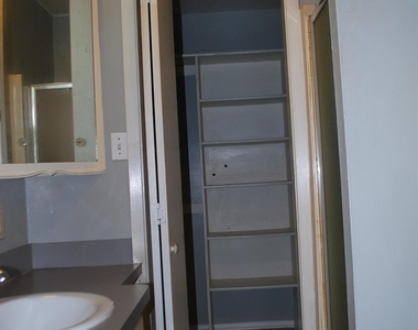 2604 W Johnson Street - Photo Thumbnail 12