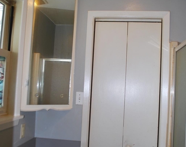 2604 W Johnson Street - Photo Thumbnail 17