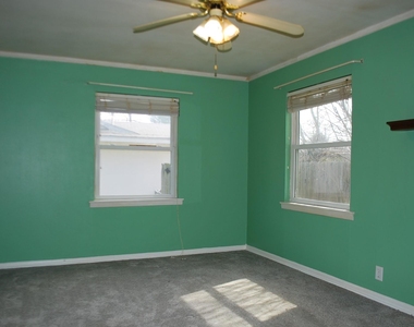 2604 W Johnson Street - Photo Thumbnail 7