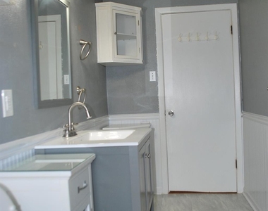 2604 W Johnson Street - Photo Thumbnail 6