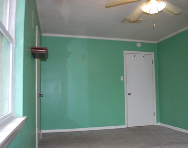 2604 W Johnson Street - Photo Thumbnail 10