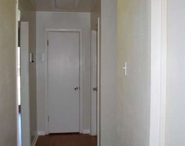 2604 W Johnson Street - Photo Thumbnail 25