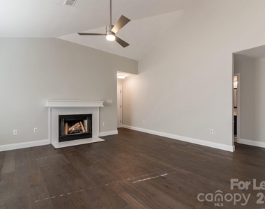 5001 Sharon Road - Photo Thumbnail 9
