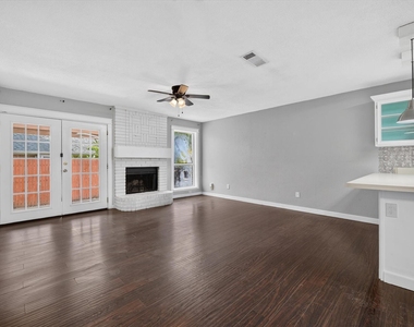 7001 Bentley Avenue - Photo Thumbnail 9