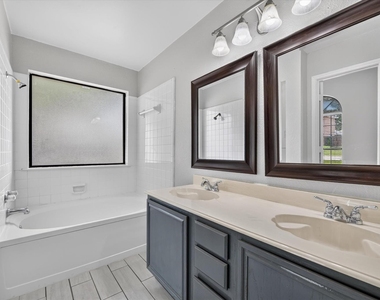 7001 Bentley Avenue - Photo Thumbnail 21