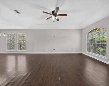 7001 Bentley Avenue - Photo Thumbnail 3