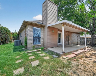 7001 Bentley Avenue - Photo Thumbnail 24