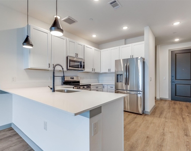 5215 Capitol Avenue - Photo Thumbnail 3