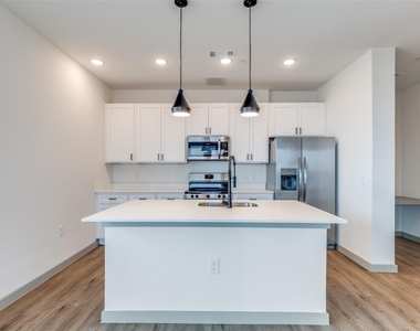 5215 Capitol Avenue - Photo Thumbnail 5