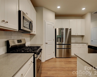 14061 Castle Nook Drive - Photo Thumbnail 4