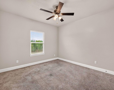 4607 Spencer Street - Photo Thumbnail 11