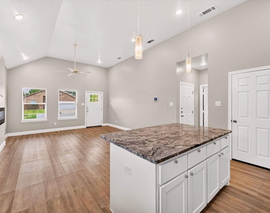 4607 Spencer Street - Photo Thumbnail 8