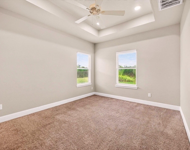 4607 Spencer Street - Photo Thumbnail 9