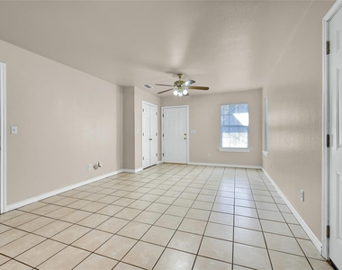 1025 Rice Street - Photo Thumbnail 5