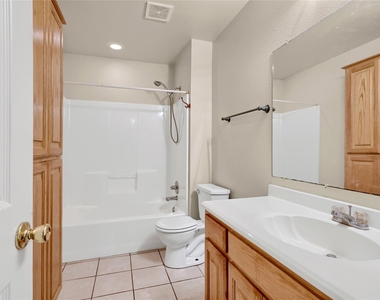 1025 Rice Street - Photo Thumbnail 9