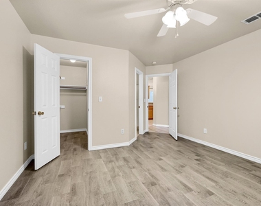 1025 Rice Street - Photo Thumbnail 12