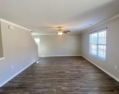 1239 Farm Branch Drive Sw - Photo Thumbnail 7