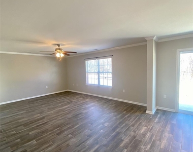 1239 Farm Branch Drive Sw - Photo Thumbnail 5