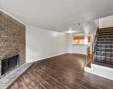2198 Aspen Drive - Photo Thumbnail 5
