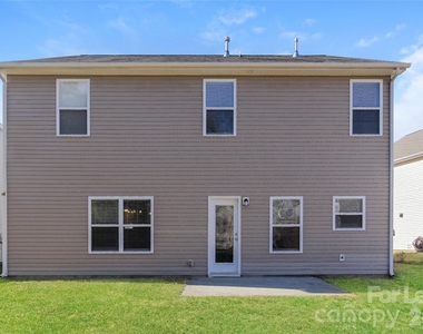 704 Perth Drive - Photo Thumbnail 14