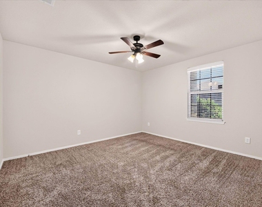 2425 Grand Rapids Drive - Photo Thumbnail 10