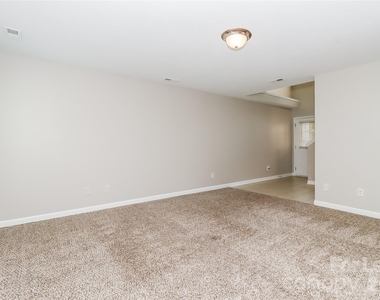5125 Stone Park Drive - Photo Thumbnail 7