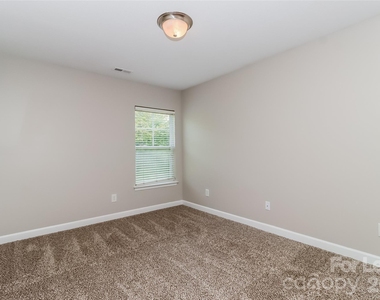 5125 Stone Park Drive - Photo Thumbnail 8