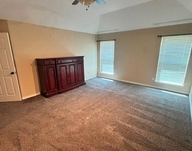 1509 Saddle Lakes Drive - Photo Thumbnail 8