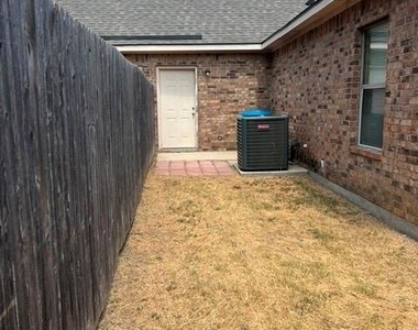 7901 Marydean Avenue - Photo Thumbnail 12