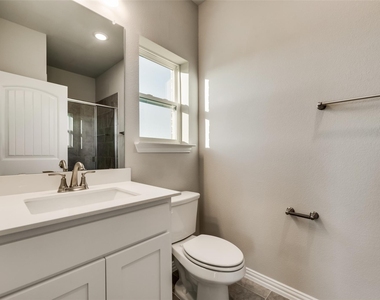 107 Yampa Court - Photo Thumbnail 9