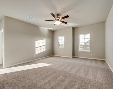 107 Yampa Court - Photo Thumbnail 8