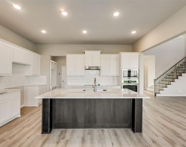 107 Yampa Court - Photo Thumbnail 16