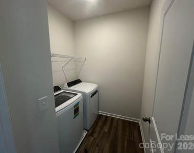 1120 Langston Lane - Photo Thumbnail 7