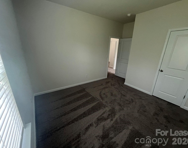 1120 Langston Lane - Photo Thumbnail 5