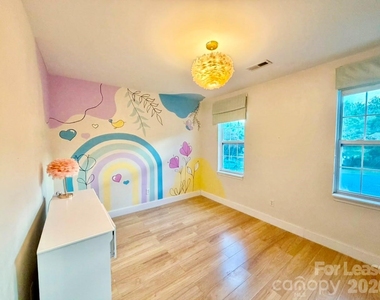 6105 Old Corral Street - Photo Thumbnail 7