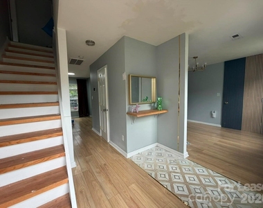 6105 Old Corral Street - Photo Thumbnail 8