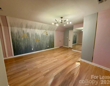 6105 Old Corral Street - Photo Thumbnail 4