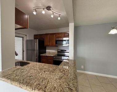 6200 Ne 22nd Way - Photo Thumbnail 12