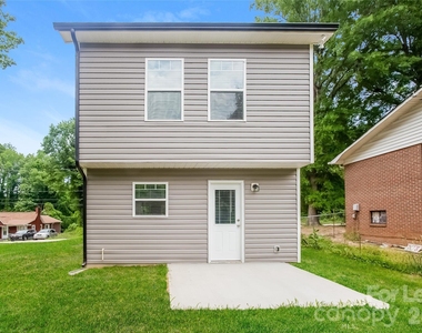 1105 Rosewood Avenue - Photo Thumbnail 14