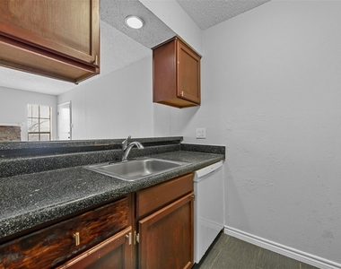 9520 Royal Lane - Photo Thumbnail 6