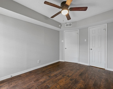 9520 Royal Lane - Photo Thumbnail 13