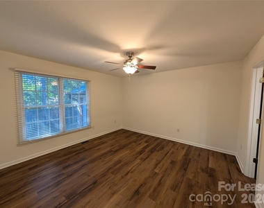 106 Aljen Court - Photo Thumbnail 11
