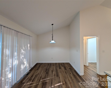 106 Aljen Court - Photo Thumbnail 9