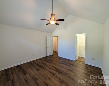 106 Aljen Court - Photo Thumbnail 16