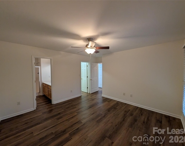106 Aljen Court - Photo Thumbnail 12