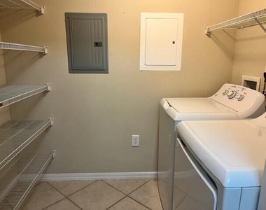 6410 Emerald Dunes Drive - Photo Thumbnail 8