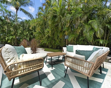 721 Dobbins Street - Photo Thumbnail 9